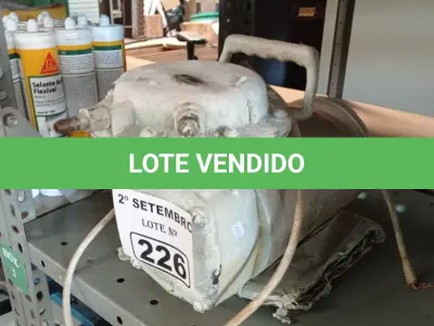 LOTE 226 - 01 COMPRESSOR DE AR DIRETO. (NO ESTADO) ATENÇÃO! FAZER A VISITAÇÃO ANTES DE ARREMATAR, NÃO SABEMOS SE FUNCIONA. LEILÃO NÃO TEM GARANTIA E NEM DEVOLUÇÃO, SUJEITO A POSSÍVEIS AVARIAS VISÍVEIS/OCULTAS E/OU AUSÊNCIA DE COMPONENTES.