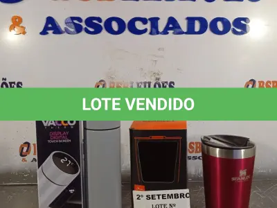 LOTE 073 - 01 COPO E 01 GARRAFA DIGITAL 500ML TÉRMICOS. (NO ESTADO) ATENÇÃO! FAZER A VISITAÇÃO ANTES DE ARREMATAR, NÃO SABEMOS SE FUNCIONA. LEILÃO NÃO TEM GARANTIA E NEM DEVOLUÇÃO, SUJEITO A POSSÍVEIS AVARIAS VISÍVEIS/OCULTAS E/OU AUSÊNCIA DE COMPONENTES.