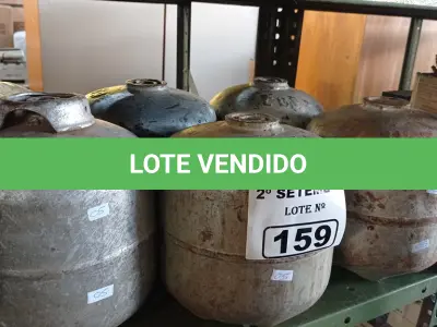 LOTE 159 - 05 BOTIJÕES DE GÁS P2. (NO ESTADO) ATENÇÃO! FAZER A VISITAÇÃO ANTES DE ARREMATAR, NÃO SABEMOS SE FUNCIONA. LEILÃO NÃO TEM GARANTIA E NEM DEVOLUÇÃO, SUJEITO A POSSÍVEIS AVARIAS VISÍVEIS/OCULTAS E/OU AUSÊNCIA DE COMPONENTES.