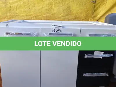 LOTE 621 - 01 BALCÃO DE AÇO PARA COZINHA. (NO ESTADO) ATENÇÃO! FAZER A VISITAÇÃO ANTES DE ARREMATAR, NÃO SABEMOS SE FUNCIONA. LEILÃO NÃO TEM GARANTIA E NEM DEVOLUÇÃO, SUJEITO A POSSÍVEIS AVARIAS VISÍVEIS/OCULTAS E/OU AUSÊNCIA DE COMPONENTES.