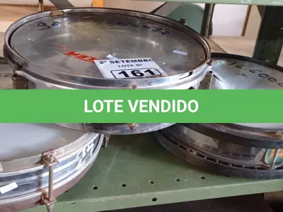 LOTE 161 - 03 INSTRUMENTOS MUSICAIS. (NO ESTADO) ATENÇÃO! FAZER A VISITAÇÃO ANTES DE ARREMATAR, NÃO SABEMOS SE FUNCIONA. LEILÃO NÃO TEM GARANTIA E NEM DEVOLUÇÃO, SUJEITO A POSSÍVEIS AVARIAS VISÍVEIS/OCULTAS E/OU AUSÊNCIA DE COMPONENTES.