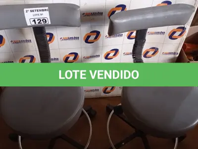 LOTE 129 - 02 BANQUETAS COM BASE GIRATÓRIA. (NO ESTADO) ATENÇÃO! FAZER A VISITAÇÃO ANTES DE ARREMATAR, NÃO SABEMOS SE FUNCIONA. LEILÃO NÃO TEM GARANTIA E NEM DEVOLUÇÃO, SUJEITO A POSSÍVEIS AVARIAS VISÍVEIS/OCULTAS E/OU AUSÊNCIA DE COMPONENTES.