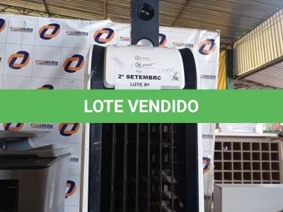 LOTE 112 - 01 CLIMATIZADOR, 01 CAIXA DE SOM DE COLUNA E 01 HÉLICE COM MOTOR. (NO ESTADO) ATENÇÃO! FAZER A VISITAÇÃO ANTES DE ARREMATAR, NÃO SABEMOS SE FUNCIONA. LEILÃO NÃO TEM GARANTIA E NEM DEVOLUÇÃO, SUJEITO A POSSÍVEIS AVARIAS VISÍVEIS/OCULTAS E/OU AUSÊNCIA DE COMPONENTES.