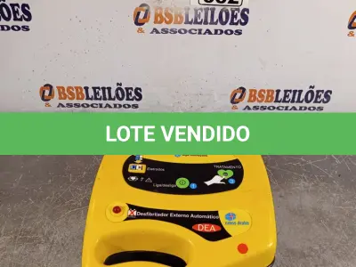 LOTE 552 - 01 DESFIBRILADOR EXTERNO AUTOMÁTICO. (NO ESTADO) ATENÇÃO! FAZER A VISITAÇÃO ANTES DE ARREMATAR, NÃO SABEMOS SE FUNCIONA. LEILÃO NÃO TEM GARANTIA E NEM DEVOLUÇÃO, SUJEITO A POSSÍVEIS AVARIAS VISÍVEIS/OCULTAS E/OU AUSÊNCIA DE COMPONENTES.