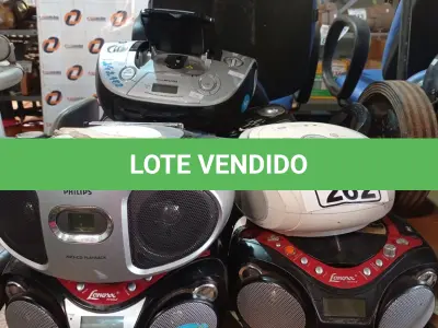 LOTE 262 - 08 APARELHOS DE SOM MARCAS E MODELOS DIVERSOS. (NO ESTADO) ATENÇÃO! FAZER A VISITAÇÃO ANTES DE ARREMATAR, NÃO SABEMOS SE FUNCIONA. LEILÃO NÃO TEM GARANTIA E NEM DEVOLUÇÃO, SUJEITO A POSSÍVEIS AVARIAS VISÍVEIS/OCULTAS E/OU AUSÊNCIA DE COMPONENTES.