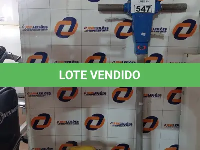 LOTE 547 - 01 ENCERADEIRA INDUSTRIAL E 01 SUCATA DE LAVADORA DE ALTA PRESSÃO. (NO ESTADO) ATENÇÃO! FAZER A VISITAÇÃO ANTES DE ARREMATAR, NÃO SABEMOS SE FUNCIONA. LEILÃO NÃO TEM GARANTIA E NEM DEVOLUÇÃO, SUJEITO A POSSÍVEIS AVARIAS VISÍVEIS/OCULTAS E/OU AUSÊNCIA DE COMPONENTES.
