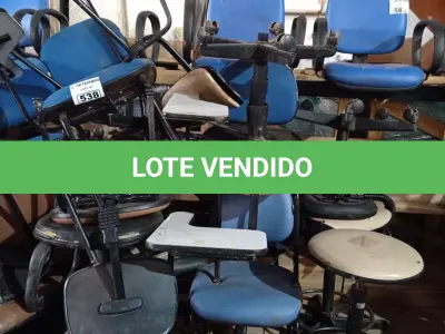 LOTE 538 - 01 LOTE COM VÁRIAS CADEIRAS DE ESCRITÓRIO/AUDITÓRIO MARCAS E MODELOS DIVERSOS. (NO ESTADO) ATENÇÃO! FAZER A VISITAÇÃO ANTES DE ARREMATAR, NÃO SABEMOS SE FUNCIONA. LEILÃO NÃO TEM GARANTIA E NEM DEVOLUÇÃO, SUJEITO A POSSÍVEIS AVARIAS VISÍVEIS/OCULTAS E/OU AUSÊNCIA DE COMPONENTES.