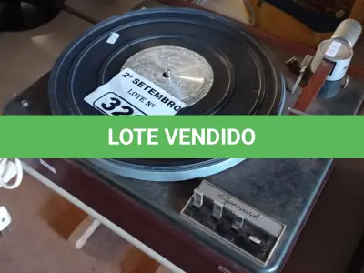LOTE 326 - 01 TOCA-DISCOS GARRAD. (NO ESTADO) ATENÇÃO! FAZER A VISITAÇÃO ANTES DE ARREMATAR, NÃO SABEMOS SE FUNCIONA. LEILÃO NÃO TEM GARANTIA E NEM DEVOLUÇÃO, SUJEITO A POSSÍVEIS AVARIAS VISÍVEIS/OCULTAS E/OU AUSÊNCIA DE COMPONENTES.