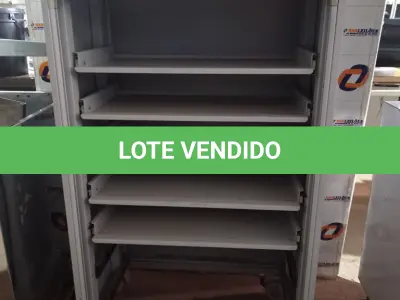 LOTE 532 - 01 CARRINHO PARA TRANSPORTE DE BANDEJAS. (NO ESTADO) ATENÇÃO! FAZER A VISITAÇÃO ANTES DE ARREMATAR, NÃO SABEMOS SE FUNCIONA. LEILÃO NÃO TEM GARANTIA E NEM DEVOLUÇÃO, SUJEITO A POSSÍVEIS AVARIAS VISÍVEIS/OCULTAS E/OU AUSÊNCIA DE COMPONENTES.