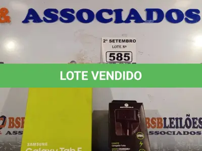 LOTE 585 - 01 SAMSUNG GALAXY TAB-E E 01 CARREGADOR MOTOROLA. (NO ESTADO) ATENÇÃO! FAZER A VISITAÇÃO ANTES DE ARREMATAR, NÃO SABEMOS SE FUNCIONA. LEILÃO NÃO TEM GARANTIA E NEM DEVOLUÇÃO, SUJEITO A POSSÍVEIS AVARIAS VISÍVEIS/OCULTAS E/OU AUSÊNCIA DE COMPONENTES.