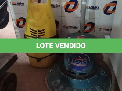 LOTE 547 - 01 ENCERADEIRA INDUSTRIAL E 01 SUCATA DE LAVADORA DE ALTA PRESSÃO. (NO ESTADO) ATENÇÃO! FAZER A VISITAÇÃO ANTES DE ARREMATAR, NÃO SABEMOS SE FUNCIONA. LEILÃO NÃO TEM GARANTIA E NEM DEVOLUÇÃO, SUJEITO A POSSÍVEIS AVARIAS VISÍVEIS/OCULTAS E/OU AUSÊNCIA DE COMPONENTES.