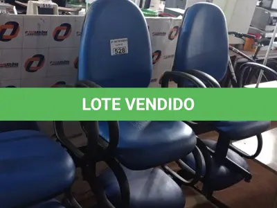 LOTE 528 - 02 LONGARINAS DE 03 LUGARES. (NO ESTADO) ATENÇÃO! FAZER A VISITAÇÃO ANTES DE ARREMATAR, NÃO SABEMOS SE FUNCIONA. LEILÃO NÃO TEM GARANTIA E NEM DEVOLUÇÃO, SUJEITO A POSSÍVEIS AVARIAS VISÍVEIS/OCULTAS E/OU AUSÊNCIA DE COMPONENTES.
