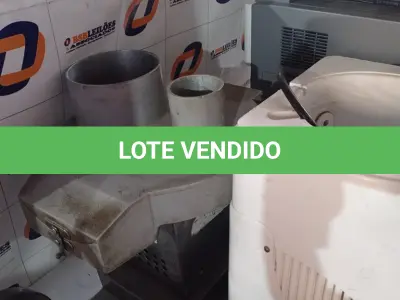 LOTE 384 - 01 FATIADOR DE EMBUTIDOS E 01 BEBEDOURO PARA GARRAFÃO. (NO ESTADO) ATENÇÃO! FAZER A VISITAÇÃO ANTES DE ARREMATAR, NÃO SABEMOS SE FUNCIONA. LEILÃO NÃO TEM GARANTIA E NEM DEVOLUÇÃO, SUJEITO A POSSÍVEIS AVARIAS VISÍVEIS/OCULTAS E/OU AUSÊNCIA DE COMPONENTES.