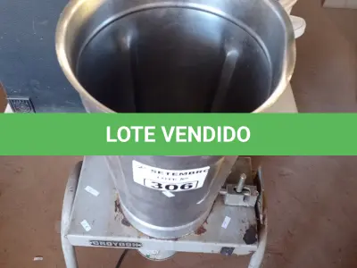 LOTE 306 - 01 LIQUIDIFICADOR BASCULANTE CROYDON. (NO ESTADO) ATENÇÃO! FAZER A VISITAÇÃO ANTES DE ARREMATAR, NÃO SABEMOS SE FUNCIONA. LEILÃO NÃO TEM GARANTIA E NEM DEVOLUÇÃO, SUJEITO A POSSÍVEIS AVARIAS VISÍVEIS/OCULTAS E/OU AUSÊNCIA DE COMPONENTES.