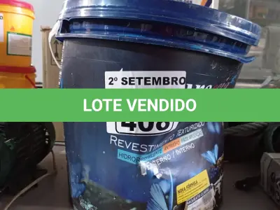 LOTE 408 - 01 BALDE DE REVESTIMENTO TEXTURIZADO INTERIORES/EXTERIORES NA COR BRANCO BASE. (NO ESTADO) ATENÇÃO! FAZER A VISITAÇÃO ANTES DE ARREMATAR, NÃO SABEMOS SE FUNCIONA. LEILÃO NÃO TEM GARANTIA E NEM DEVOLUÇÃO, SUJEITO A POSSÍVEIS AVARIAS VISÍVEIS/OCULTAS E/OU AUSÊNCIA DE COMPONENTES.