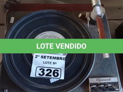LOTE 326 - 01 TOCA-DISCOS GARRAD. (NO ESTADO) ATENÇÃO! FAZER A VISITAÇÃO ANTES DE ARREMATAR, NÃO SABEMOS SE FUNCIONA. LEILÃO NÃO TEM GARANTIA E NEM DEVOLUÇÃO, SUJEITO A POSSÍVEIS AVARIAS VISÍVEIS/OCULTAS E/OU AUSÊNCIA DE COMPONENTES.