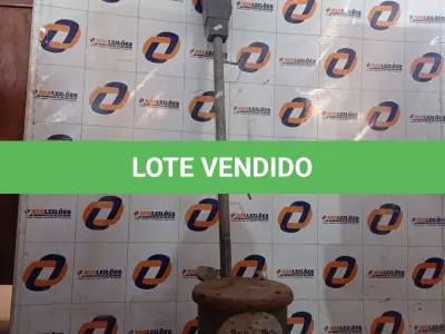 LOTE 302 - 01 ENCERADEIRA INDUSTRIAL. (NO ESTADO) ATENÇÃO! FAZER A VISITAÇÃO ANTES DE ARREMATAR, NÃO SABEMOS SE FUNCIONA. LEILÃO NÃO TEM GARANTIA E NEM DEVOLUÇÃO, SUJEITO A POSSÍVEIS AVARIAS VISÍVEIS/OCULTAS E/OU AUSÊNCIA DE COMPONENTES.