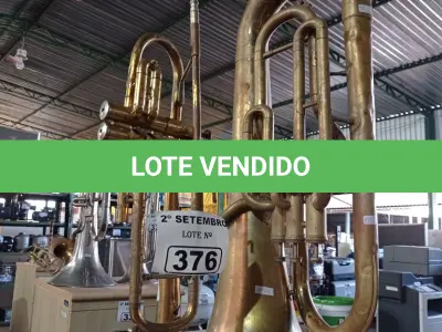 LOTE 376 - 02 INSTRUMENTOS MUSICAIS. (NO ESTADO) ATENÇÃO! FAZER A VISITAÇÃO ANTES DE ARREMATAR, NÃO SABEMOS SE FUNCIONA. LEILÃO NÃO TEM GARANTIA E NEM DEVOLUÇÃO, SUJEITO A POSSÍVEIS AVARIAS VISÍVEIS/OCULTAS E/OU AUSÊNCIA DE COMPONENTES.