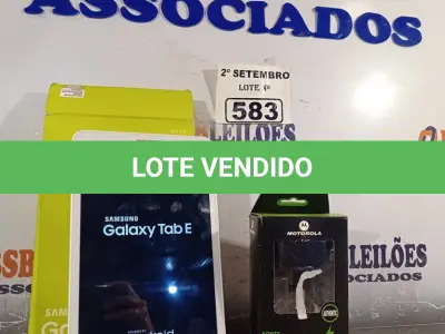 LOTE 583 - 01 SAMSUNG GALAXY TAB-E E 01 CARREGADOR MOTOROLA. (NO ESTADO) ATENÇÃO! FAZER A VISITAÇÃO ANTES DE ARREMATAR, NÃO SABEMOS SE FUNCIONA. LEILÃO NÃO TEM GARANTIA E NEM DEVOLUÇÃO, SUJEITO A POSSÍVEIS AVARIAS VISÍVEIS/OCULTAS E/OU AUSÊNCIA DE COMPONENTES.