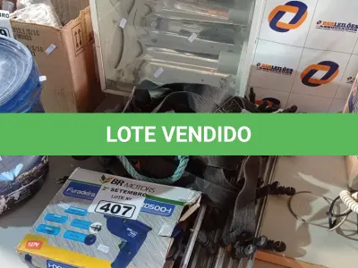 LOTE 407 - 01 LUMINÁRIA DE PÁTIO, 02 CINTOS DE SEGURANÇA, 01 FURADEIRA 110V E VÁRIAS HASTES PARA CERCA ELÉTRICA. (NO ESTADO) ATENÇÃO! FAZER A VISITAÇÃO ANTES DE ARREMATAR, NÃO SABEMOS SE FUNCIONA. LEILÃO NÃO TEM GARANTIA E NEM DEVOLUÇÃO, SUJEITO A POSSÍVEIS AVARIAS VISÍVEIS/OCULTAS E/OU AUSÊNCIA DE COMPONENTES.