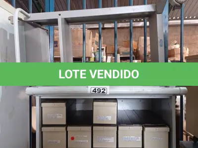 LOTE 492 - 02 CARRINHOS EM AÇO COM RODINHAS SENDO 01 COM ORGANIZADORES DE PLÁSTICO. (NO ESTADO) ATENÇÃO! FAZER A VISITAÇÃO ANTES DE ARREMATAR, NÃO SABEMOS SE FUNCIONA. LEILÃO NÃO TEM GARANTIA E NEM DEVOLUÇÃO, SUJEITO A POSSÍVEIS AVARIAS VISÍVEIS/OCULTAS E/OU AUSÊNCIA DE COMPONENTES.