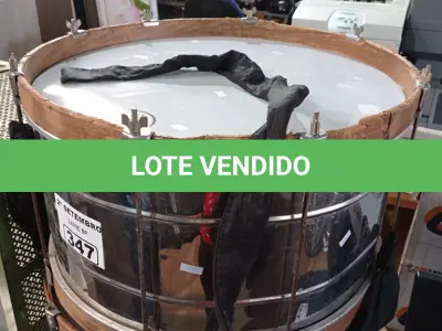 LOTE 347 - 02 INSTRUMENTOS MUSICAIS. (NO ESTADO) ATENÇÃO! FAZER A VISITAÇÃO ANTES DE ARREMATAR, NÃO SABEMOS SE FUNCIONA. LEILÃO NÃO TEM GARANTIA E NEM DEVOLUÇÃO, SUJEITO A POSSÍVEIS AVARIAS VISÍVEIS/OCULTAS E/OU AUSÊNCIA DE COMPONENTES.