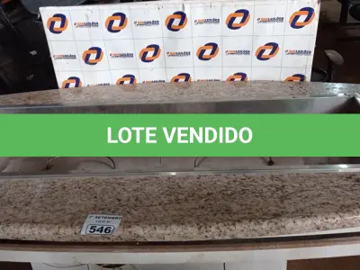 LOTE 546 - 01 ILHA QUENTE COM TAMPO DE MÁRMORE. (NO ESTADO) ATENÇÃO! FAZER A VISITAÇÃO ANTES DE ARREMATAR, NÃO SABEMOS SE FUNCIONA. LEILÃO NÃO TEM GARANTIA E NEM DEVOLUÇÃO, SUJEITO A POSSÍVEIS AVARIAS VISÍVEIS/OCULTAS E/OU AUSÊNCIA DE COMPONENTES.