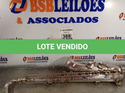 LOTE 388 - 01 SAXOFONE. (NO ESTADO) ATENÇÃO! FAZER A VISITAÇÃO ANTES DE ARREMATAR, NÃO SABEMOS SE FUNCIONA. LEILÃO NÃO TEM GARANTIA E NEM DEVOLUÇÃO, SUJEITO A POSSÍVEIS AVARIAS VISÍVEIS/OCULTAS E/OU AUSÊNCIA DE COMPONENTES.