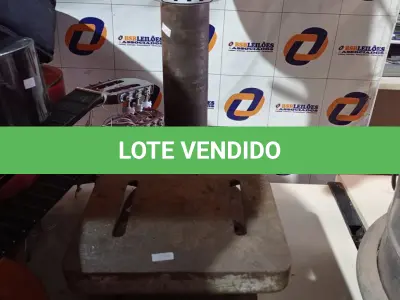 LOTE 417 - 01 FURADEIRA DE BANCADA. (NO ESTADO) ATENÇÃO! FAZER A VISITAÇÃO ANTES DE ARREMATAR, NÃO SABEMOS SE FUNCIONA. LEILÃO NÃO TEM GARANTIA E NEM DEVOLUÇÃO, SUJEITO A POSSÍVEIS AVARIAS VISÍVEIS/OCULTAS E/OU AUSÊNCIA DE COMPONENTES.