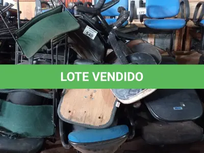 LOTE 540 - 01 LOTE COM VÁRIAS CADEIRAS DE ESCRITÓRIO MARCAS E MODELOS DIVERSOS. (NO ESTADO) ATENÇÃO! FAZER A VISITAÇÃO ANTES DE ARREMATAR, NÃO SABEMOS SE FUNCIONA. LEILÃO NÃO TEM GARANTIA E NEM DEVOLUÇÃO, SUJEITO A POSSÍVEIS AVARIAS VISÍVEIS/OCULTAS E/OU AUSÊNCIA DE COMPONENTES.