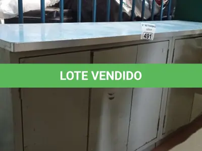 LOTE 491 - 01 ARMÁRIO BAIXO EM AÇO COM 04 PORTAS. (NO ESTADO) ATENÇÃO! FAZER A VISITAÇÃO ANTES DE ARREMATAR, NÃO SABEMOS SE FUNCIONA. LEILÃO NÃO TEM GARANTIA E NEM DEVOLUÇÃO, SUJEITO A POSSÍVEIS AVARIAS VISÍVEIS/OCULTAS E/OU AUSÊNCIA DE COMPONENTES.