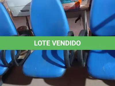 LOTE 335 - 01 LONGARINA DE 03 LUGARES. (NO ESTADO) ATENÇÃO! FAZER A VISITAÇÃO ANTES DE ARREMATAR, NÃO SABEMOS SE FUNCIONA. LEILÃO NÃO TEM GARANTIA E NEM DEVOLUÇÃO, SUJEITO A POSSÍVEIS AVARIAS VISÍVEIS/OCULTAS E/OU AUSÊNCIA DE COMPONENTES.