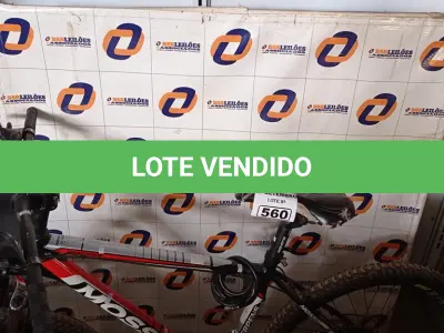LOTE 560 - 01 BICICLETA ARO 26. (NO ESTADO) ATENÇÃO! FAZER A VISITAÇÃO ANTES DE ARREMATAR, NÃO SABEMOS SE FUNCIONA. LEILÃO NÃO TEM GARANTIA E NEM DEVOLUÇÃO, SUJEITO A POSSÍVEIS AVARIAS VISÍVEIS/OCULTAS E/OU AUSÊNCIA DE COMPONENTES.