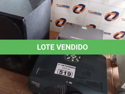 LOTE 519 - 03 PROJETORES MULTIMIDIA MARCAS E MODELOS DIVERSOS E 01 SUBWOOFER. (NO ESTADO) ATENÇÃO! FAZER A VISITAÇÃO ANTES DE ARREMATAR, NÃO SABEMOS SE FUNCIONA. LEILÃO NÃO TEM GARANTIA E NEM DEVOLUÇÃO, SUJEITO A POSSÍVEIS AVARIAS VISÍVEIS/OCULTAS E/OU AUSÊNCIA DE COMPONENTES.