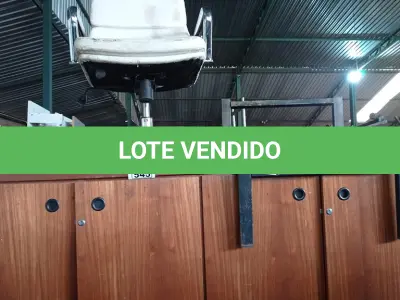 LOTE 545 - 02 MESAS, 01 ARMÁRIO EM MADEIRA, 01 POLTRONA E 01 CADEIRA DE ESCRITÓRIO COM AVARIAS. (NO ESTADO) ATENÇÃO! FAZER A VISITAÇÃO ANTES DE ARREMATAR, NÃO SABEMOS SE FUNCIONA. LEILÃO NÃO TEM GARANTIA E NEM DEVOLUÇÃO, SUJEITO A POSSÍVEIS AVARIAS VISÍVEIS/OCULTAS E/OU AUSÊNCIA DE COMPONENTES.