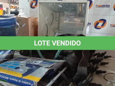 LOTE 407 - 01 LUMINÁRIA DE PÁTIO, 02 CINTOS DE SEGURANÇA, 01 FURADEIRA 110V E VÁRIAS HASTES PARA CERCA ELÉTRICA. (NO ESTADO) ATENÇÃO! FAZER A VISITAÇÃO ANTES DE ARREMATAR, NÃO SABEMOS SE FUNCIONA. LEILÃO NÃO TEM GARANTIA E NEM DEVOLUÇÃO, SUJEITO A POSSÍVEIS AVARIAS VISÍVEIS/OCULTAS E/OU AUSÊNCIA DE COMPONENTES.