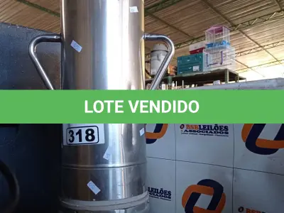 LOTE 318 - 01 BASE E 01 LIQUIDIFICADOR INDUSTRIAL. (NO ESTADO) ATENÇÃO! FAZER A VISITAÇÃO ANTES DE ARREMATAR, NÃO SABEMOS SE FUNCIONA. LEILÃO NÃO TEM GARANTIA E NEM DEVOLUÇÃO, SUJEITO A POSSÍVEIS AVARIAS VISÍVEIS/OCULTAS E/OU AUSÊNCIA DE COMPONENTES.