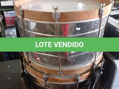LOTE 293 - 02 INSTRUMENTOS MUSICAIS. (NO ESTADO) ATENÇÃO! FAZER A VISITAÇÃO ANTES DE ARREMATAR, NÃO SABEMOS SE FUNCIONA. LEILÃO NÃO TEM GARANTIA E NEM DEVOLUÇÃO, SUJEITO A POSSÍVEIS AVARIAS VISÍVEIS/OCULTAS E/OU AUSÊNCIA DE COMPONENTES.
