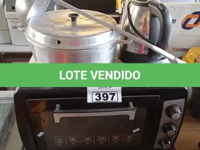 LOTE 397 - 01 FORNO ELÉTRICO, 01 CHALEIRA ELÉTRICA, 01 PANELA PARA FAZER BOLO E 01 CONCHA. (NO ESTADO) ATENÇÃO! FAZER A VISITAÇÃO ANTES DE ARREMATAR, NÃO SABEMOS SE FUNCIONA. LEILÃO NÃO TEM GARANTIA E NEM DEVOLUÇÃO, SUJEITO A POSSÍVEIS AVARIAS VISÍVEIS/OCULTAS E/OU AUSÊNCIA DE COMPONENTES.