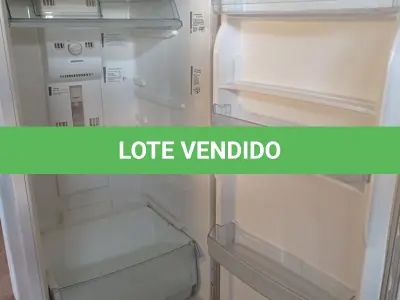 LOTE 589 - 01 GELADEIRA FROST FREE MARCA BRASTEMP 220V. (NO ESTADO) ATENÇÃO! FAZER A VISITAÇÃO ANTES DE ARREMATAR, NÃO SABEMOS SE FUNCIONA. LEILÃO NÃO TEM GARANTIA E NEM DEVOLUÇÃO, SUJEITO A POSSÍVEIS AVARIAS VISÍVEIS/OCULTAS E/OU AUSÊNCIA DE COMPONENTES.