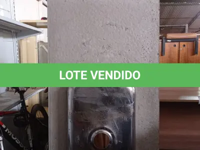 LOTE 566 - 01 PIA EM MÁRMORE SINTÉTICO COM 01 CUBA RASA MEDINDO 1,80M X 0,54CM. (NO ESTADO) ATENÇÃO! FAZER A VISITAÇÃO ANTES DE ARREMATAR, NÃO SABEMOS SE FUNCIONA. LEILÃO NÃO TEM GARANTIA E NEM DEVOLUÇÃO, SUJEITO A POSSÍVEIS AVARIAS VISÍVEIS/OCULTAS E/OU AUSÊNCIA DE COMPONENTES.