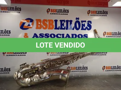 LOTE 388 - 01 SAXOFONE. (NO ESTADO) ATENÇÃO! FAZER A VISITAÇÃO ANTES DE ARREMATAR, NÃO SABEMOS SE FUNCIONA. LEILÃO NÃO TEM GARANTIA E NEM DEVOLUÇÃO, SUJEITO A POSSÍVEIS AVARIAS VISÍVEIS/OCULTAS E/OU AUSÊNCIA DE COMPONENTES.