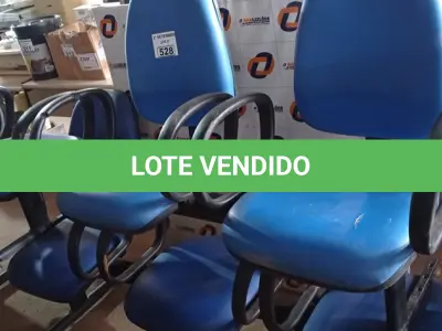 LOTE 528 - 02 LONGARINAS DE 03 LUGARES. (NO ESTADO) ATENÇÃO! FAZER A VISITAÇÃO ANTES DE ARREMATAR, NÃO SABEMOS SE FUNCIONA. LEILÃO NÃO TEM GARANTIA E NEM DEVOLUÇÃO, SUJEITO A POSSÍVEIS AVARIAS VISÍVEIS/OCULTAS E/OU AUSÊNCIA DE COMPONENTES.