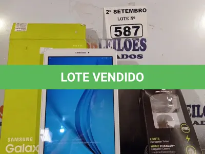 LOTE 587 - 01 SAMSUNG GALAXY TAB-E E 01 CARREGADOR MOTOROLA. (NO ESTADO) ATENÇÃO! FAZER A VISITAÇÃO ANTES DE ARREMATAR, NÃO SABEMOS SE FUNCIONA. LEILÃO NÃO TEM GARANTIA E NEM DEVOLUÇÃO, SUJEITO A POSSÍVEIS AVARIAS VISÍVEIS/OCULTAS E/OU AUSÊNCIA DE COMPONENTES.