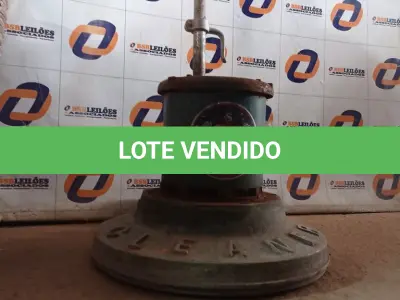LOTE 282 - 01 ENCERADEIRA INDUSTRIAL. (NO ESTADO) ATENÇÃO! FAZER A VISITAÇÃO ANTES DE ARREMATAR, NÃO SABEMOS SE FUNCIONA. LEILÃO NÃO TEM GARANTIA E NEM DEVOLUÇÃO, SUJEITO A POSSÍVEIS AVARIAS VISÍVEIS/OCULTAS E/OU AUSÊNCIA DE COMPONENTES.