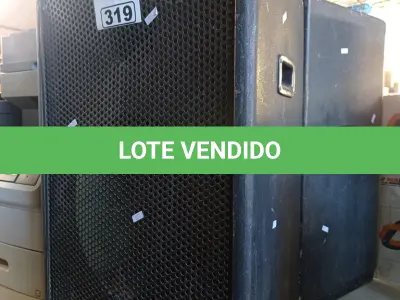 LOTE 319 - 02 CAIXAS DE SOM INCOMPLETAS. (NO ESTADO) ATENÇÃO! FAZER A VISITAÇÃO ANTES DE ARREMATAR, NÃO SABEMOS SE FUNCIONA. LEILÃO NÃO TEM GARANTIA E NEM DEVOLUÇÃO, SUJEITO A POSSÍVEIS AVARIAS VISÍVEIS/OCULTAS E/OU AUSÊNCIA DE COMPONENTES.