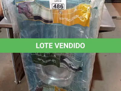 LOTE 486 - 01 PIA EM AÇO INOX CIMENTADA COM 01 CUBA MEDINDO 1,80M X 0,53CM. (NO ESTADO) ATENÇÃO! FAZER A VISITAÇÃO ANTES DE ARREMATAR, NÃO SABEMOS SE FUNCIONA. LEILÃO NÃO TEM GARANTIA E NEM DEVOLUÇÃO, SUJEITO A POSSÍVEIS AVARIAS VISÍVEIS/OCULTAS E/OU AUSÊNCIA DE COMPONENTES.