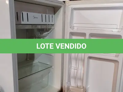 LOTE 369 - 01 FRIGOBAR MARCA MIDEA 220V. (NO ESTADO) ATENÇÃO! FAZER A VISITAÇÃO ANTES DE ARREMATAR, NÃO SABEMOS SE FUNCIONA. LEILÃO NÃO TEM GARANTIA E NEM DEVOLUÇÃO, SUJEITO A POSSÍVEIS AVARIAS VISÍVEIS/OCULTAS E/OU AUSÊNCIA DE COMPONENTES.