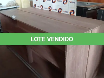 LOTE 561 - 02 ARMÁRIOS SUSPENSOS. (NO ESTADO) ATENÇÃO! FAZER A VISITAÇÃO ANTES DE ARREMATAR, NÃO SABEMOS SE FUNCIONA. LEILÃO NÃO TEM GARANTIA E NEM DEVOLUÇÃO, SUJEITO A POSSÍVEIS AVARIAS VISÍVEIS/OCULTAS E/OU AUSÊNCIA DE COMPONENTES.