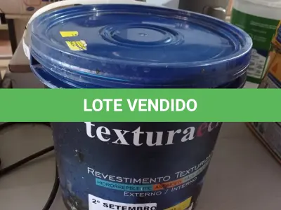 LOTE 374 - 01 BALDE DE REVESTIMENTO TEXTURIZADO INTERIORES/EXTERIORES NA COR BRANCO BASE. (NO ESTADO) ATENÇÃO! FAZER A VISITAÇÃO ANTES DE ARREMATAR, NÃO SABEMOS SE FUNCIONA. LEILÃO NÃO TEM GARANTIA E NEM DEVOLUÇÃO, SUJEITO A POSSÍVEIS AVARIAS VISÍVEIS/OCULTAS E/OU AUSÊNCIA DE COMPONENTES.